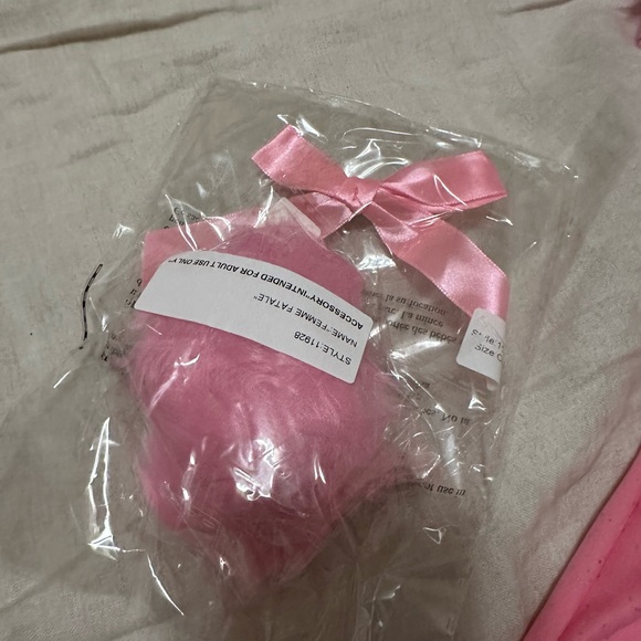 Femme Fatale Halloween Costume - Picture 4 of 5